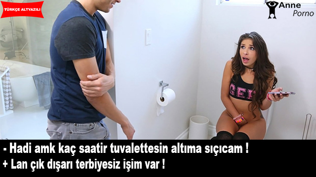 Tuvalette Mastürbasyon Yapan Liseli Kız Kardeşine Demir Yarrağını Saplıyor