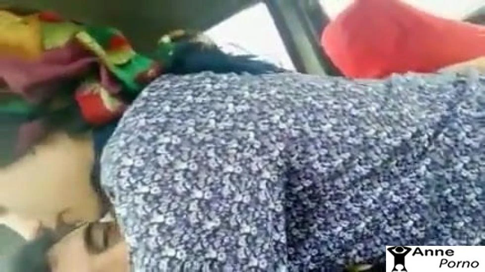 Türk Türbanlı Liseli Kucakta