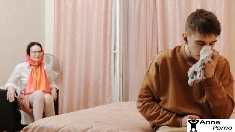 Komşusunun Donlarını Koklayıp 31 Çeken Genç Komşunun Kardeşine Yakalanıyor