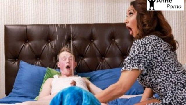 Çavuşu Tokatlarken Üvey Anneme Yakalandım