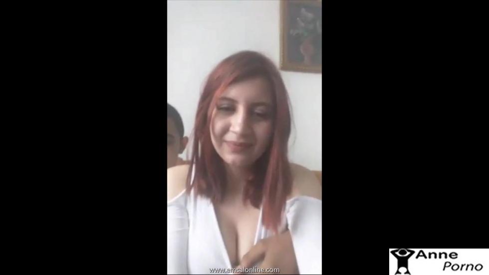 Türk Kardeşine Memelerini Elleten Kız