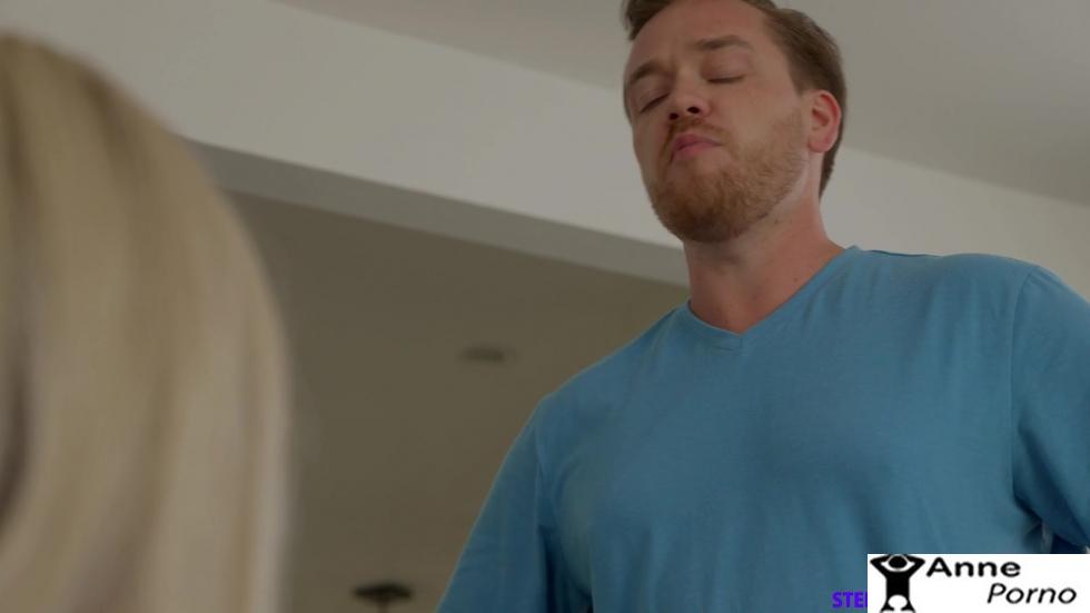 Fahişe Çıplak Yakalanınca Erkek Kardeşini Yoldan Çıkarttı