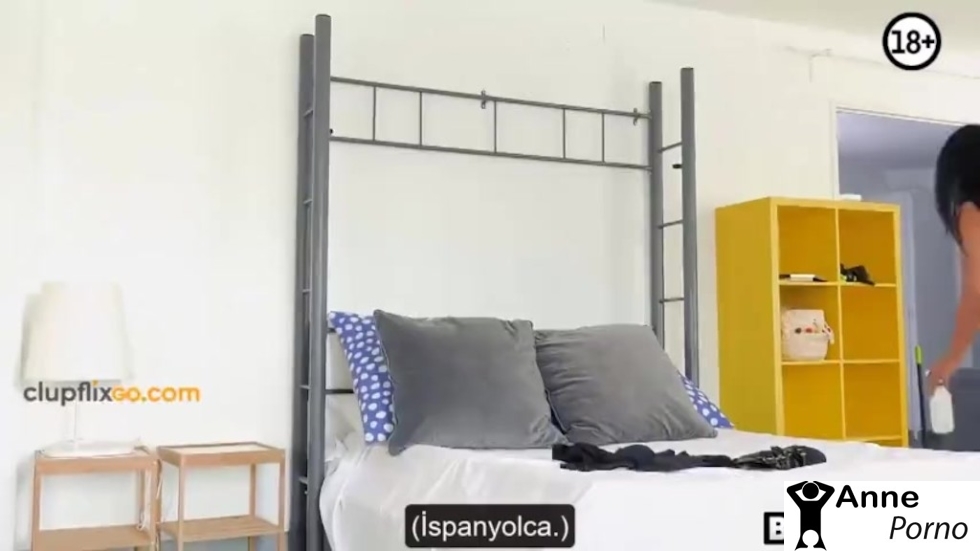 Evi Temizlemeyi Bırak Biraz Sikişelim