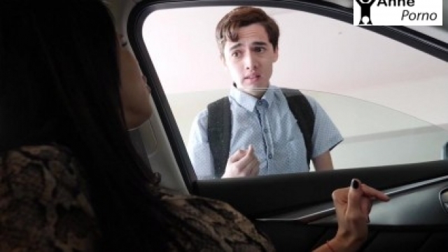 Sınıf Öğretmenimi Arabada Amını Okşarken Yakaladım