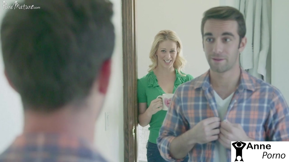 Üvey Oğlumun Sıkı Yarrağını Boşaltmanın Tadı