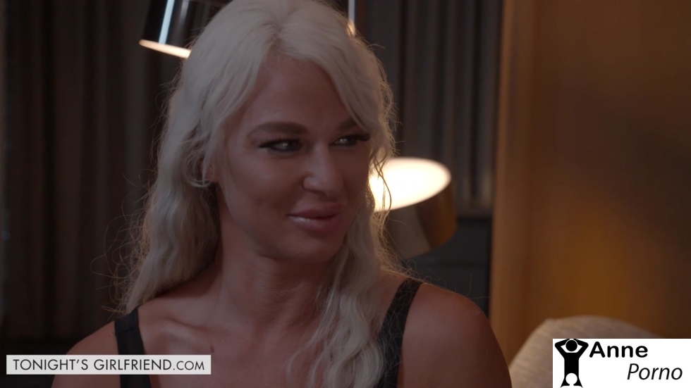 Dolgun Milften Otel Odasında Doyurucu Sex