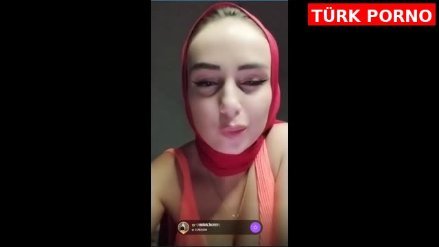 Sosyetik Başörtülü Ünlü Olma Hevesiyle Yayın Açıp Amını Götünü Sergiliyor